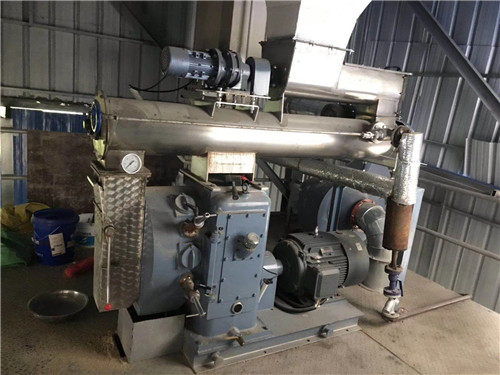 二手牧草微细型粉碎机回收二手布勒制粒机组回收