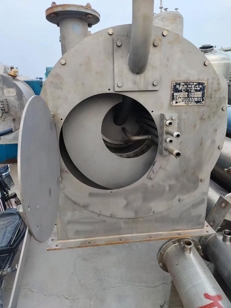 新定p500双级推料离心机两台,其中全新一台,另一台只用了三